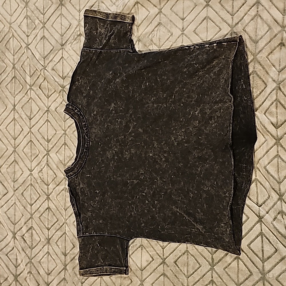 NWOT Mountain Moverz Acid Wash Tshirt Sz L/XL